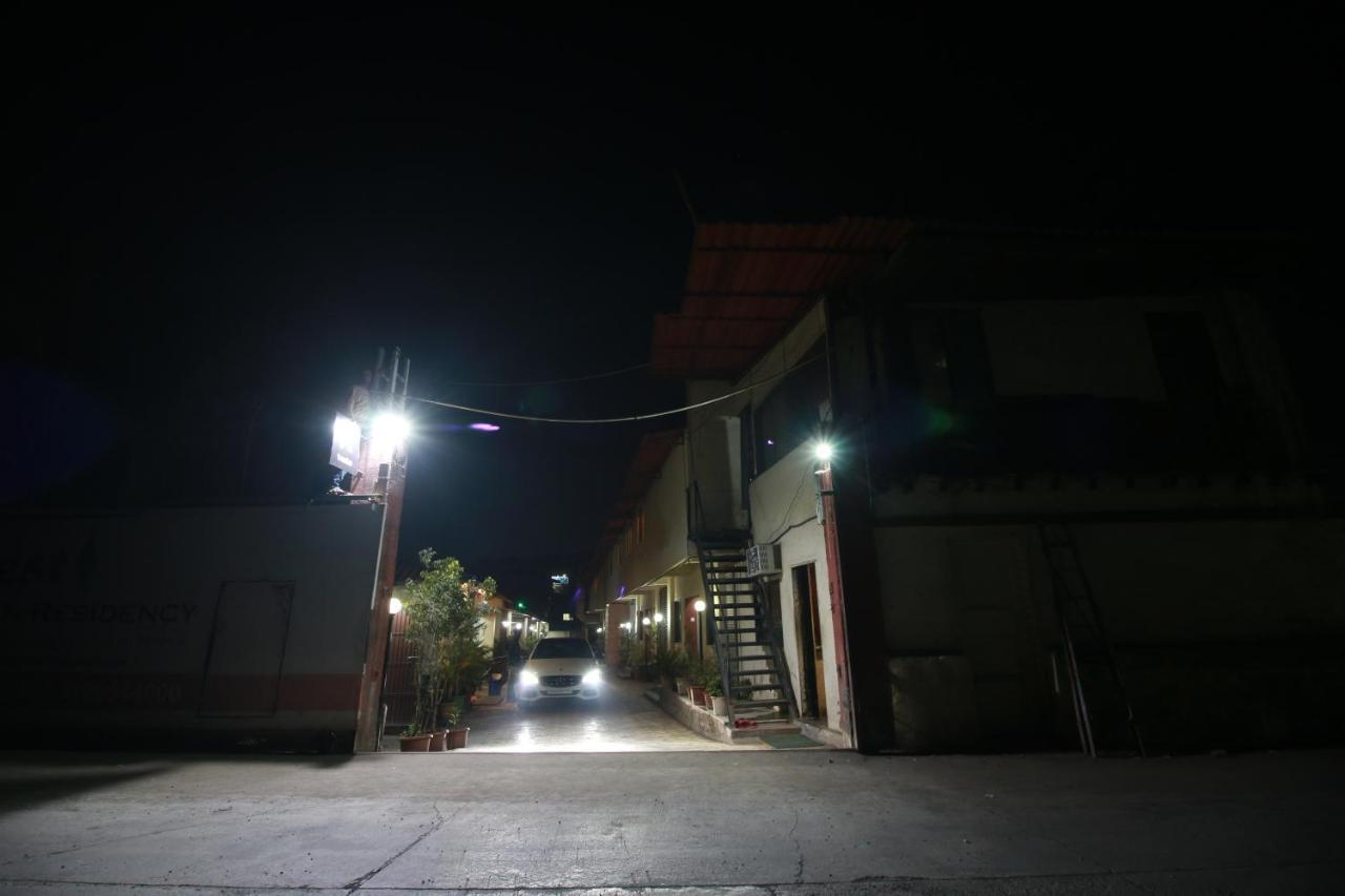 Bhiwandi Hotel Nest Inn Residency מראה חיצוני תמונה
